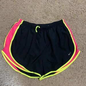 XL Women’s Nike Temp Short